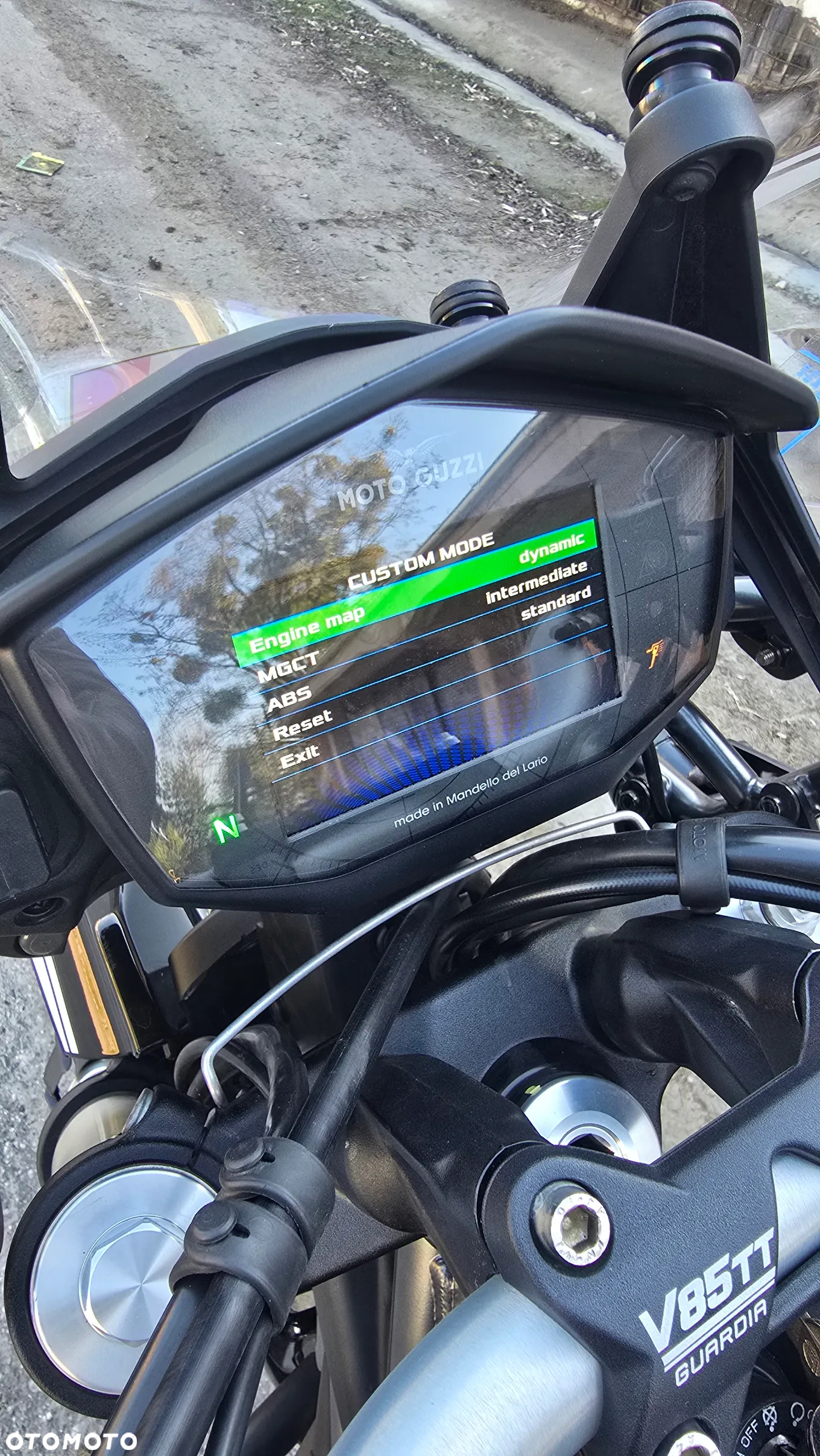 Moto Guzzi V85 - 23
