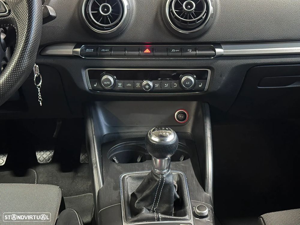 Audi A3 Sportback 2.0 TDI S line Sport Pack - 24