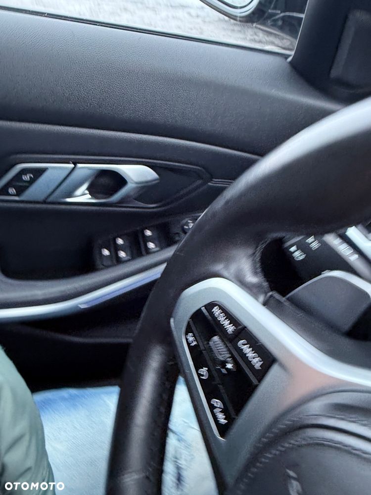 BMW Seria 3 320d Edition M Sport Shadow - 18