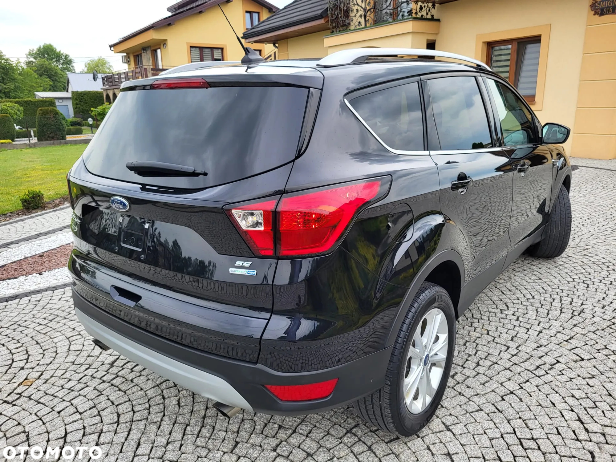 Ford Kuga - 10