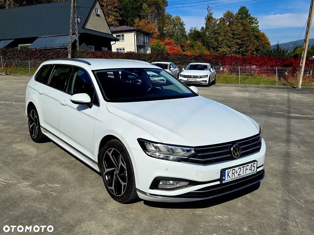 Volkswagen Passat - 1