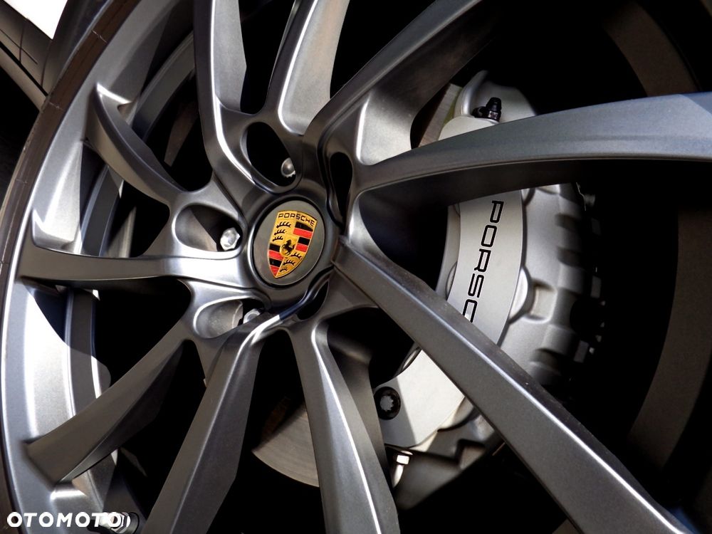 Porsche Cayenne - 36