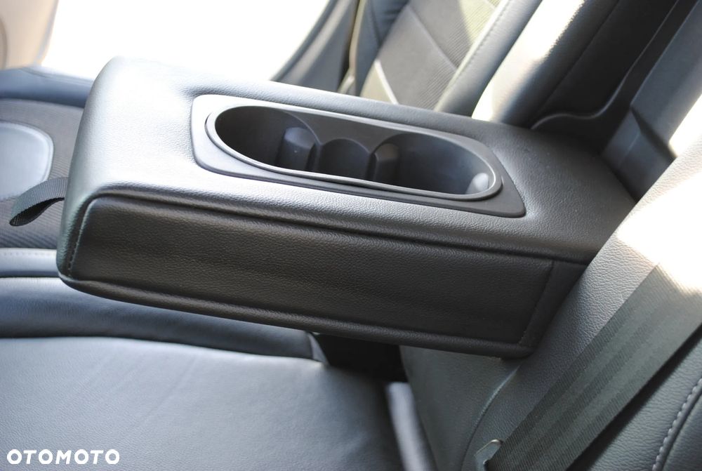 Ford Kuga 2.0 TDCi 4x2 Titanium - 10