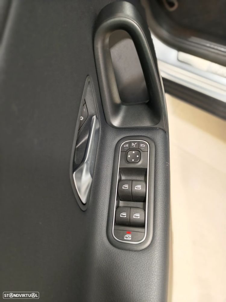 Mercedes-Benz A 200 - 18