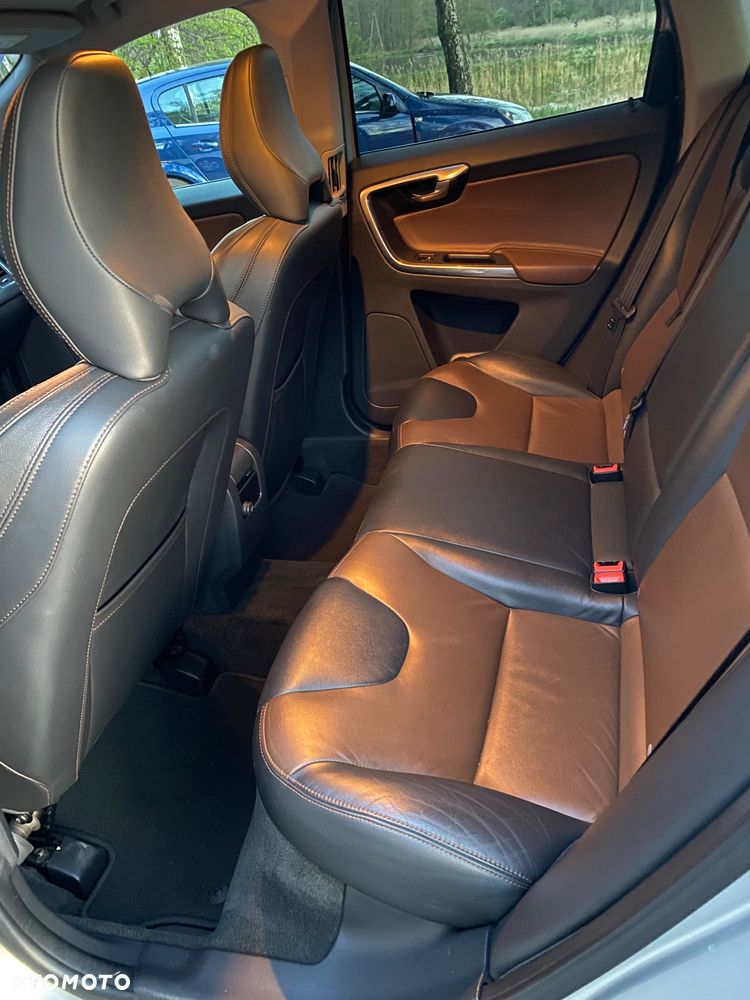 Volvo XC 60 D4 Geartronic Momentum - 10