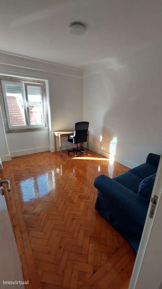 Enormous Bedroom with private living-room/office area - Grande imagem: 2/11
