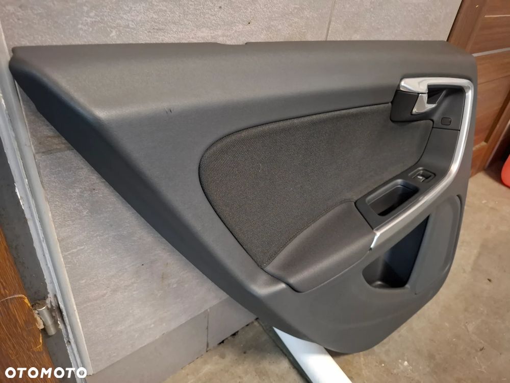 Boczek Drzwi lewy tył Volvo S60 II 2011 - 2