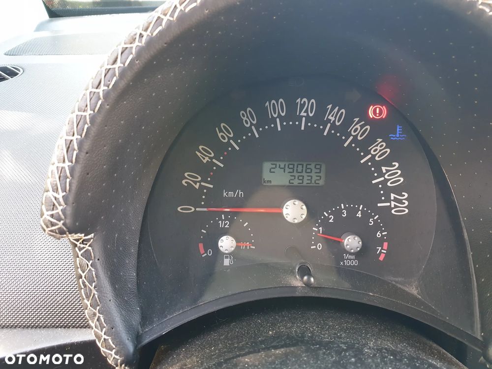 Volkswagen New Beetle - 16