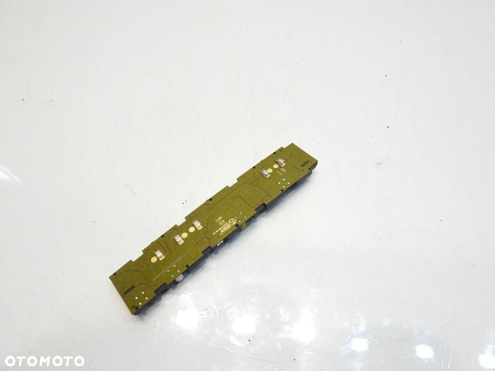 WZMACNIACZ ANTENY AUDI A6 C6 4F5035225L - 3
