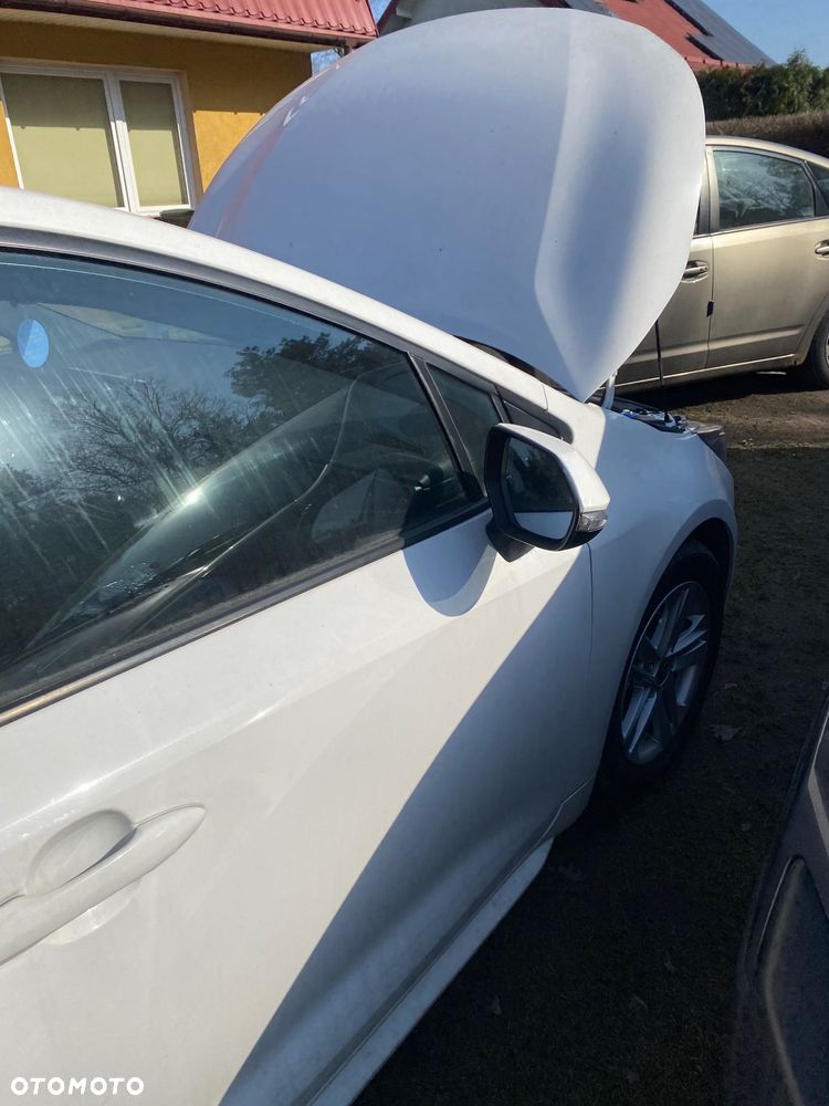 Toyota Corolla 1.8 Hybrid Club - 22