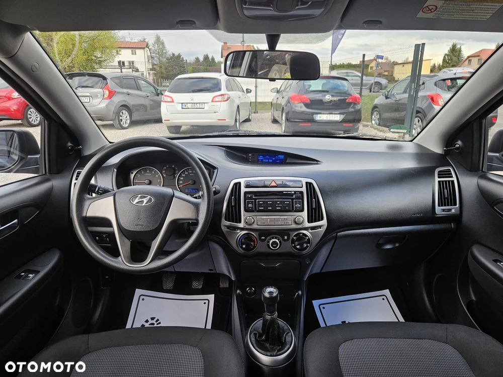 Hyundai i20 - 19