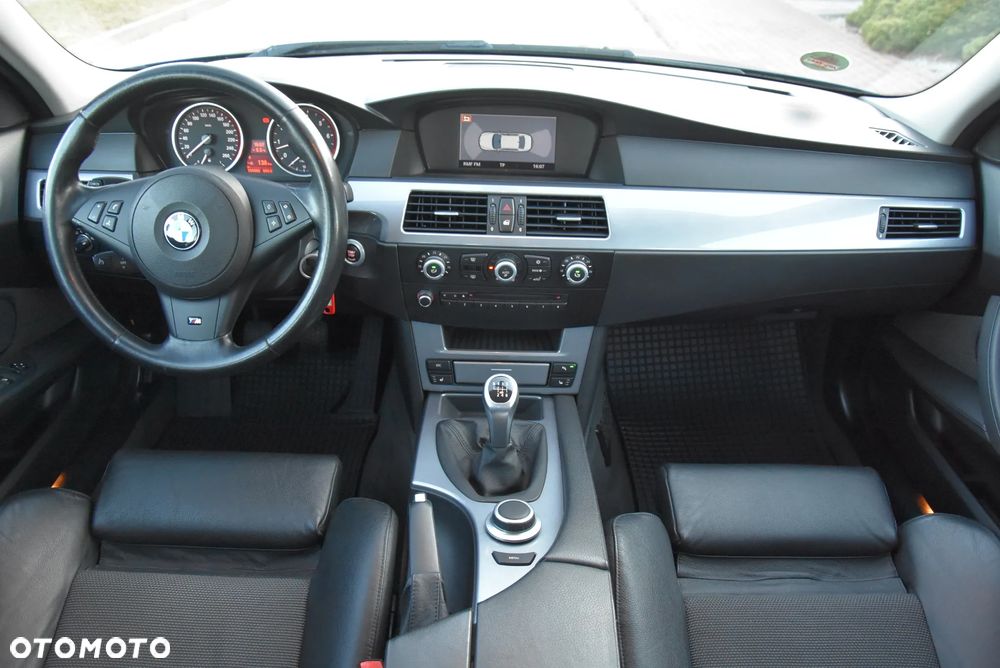 BMW Seria 5 523i Edition Exclusive - 23