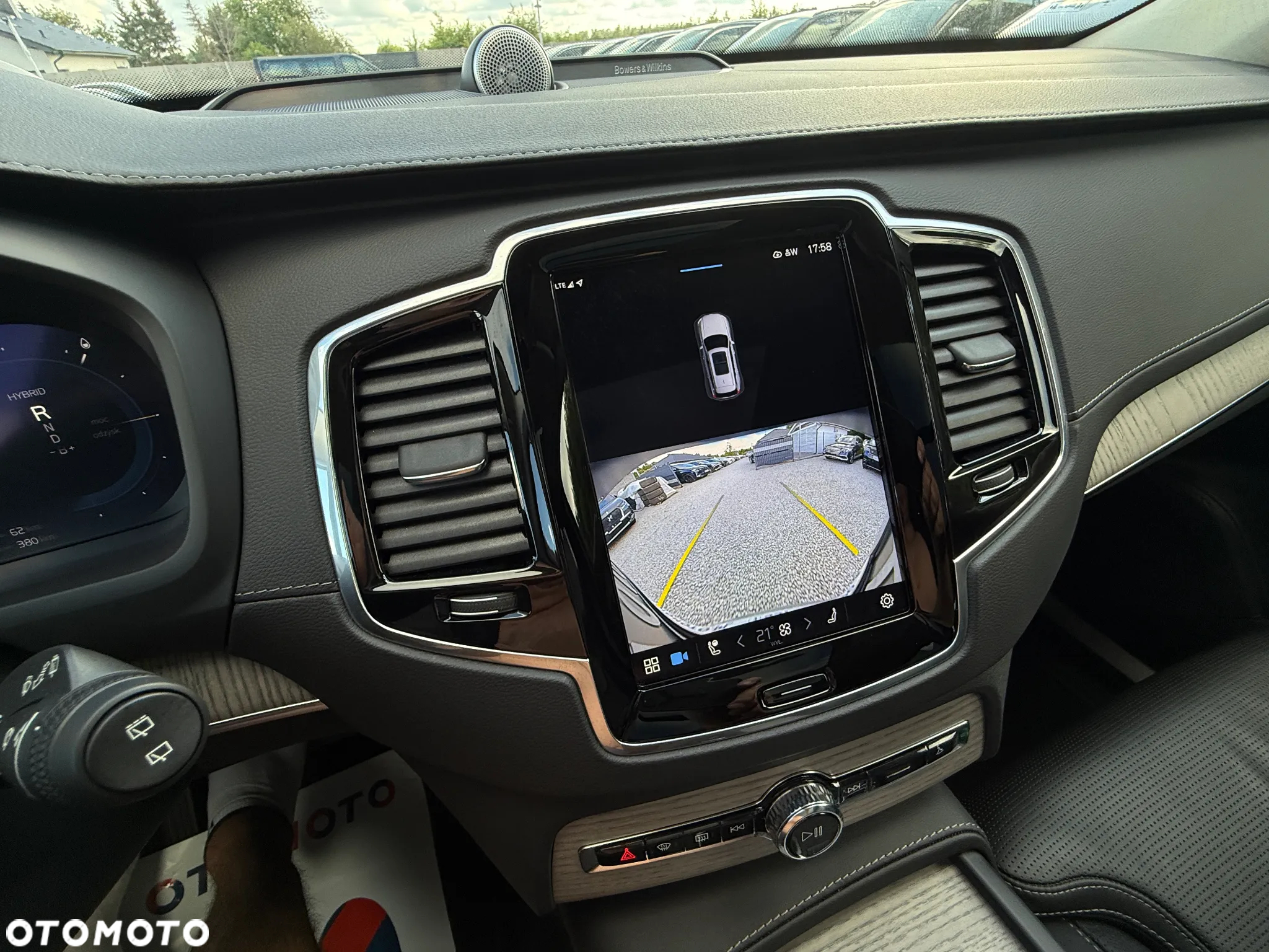 Volvo XC 90 T8 AWD Plug-In Hybrid Ultimate Dark 7os - 36