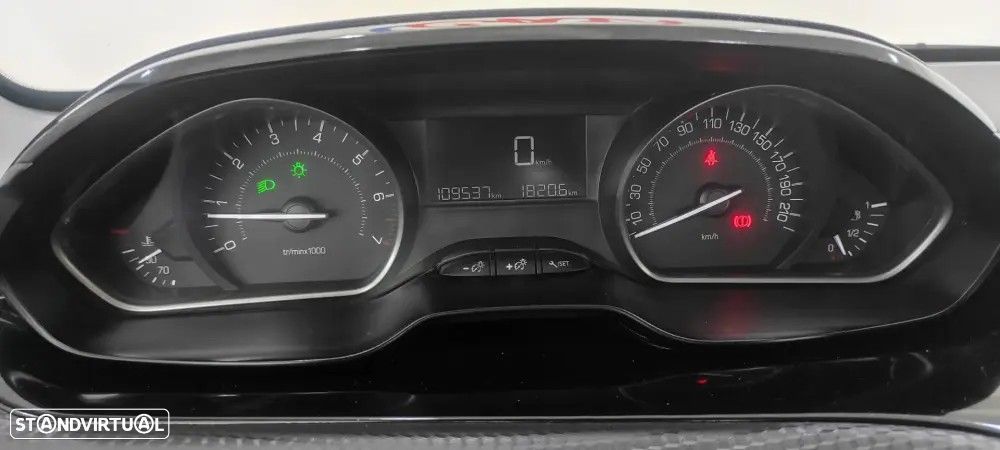 Peugeot 208 1.2 PureTech Style - 34