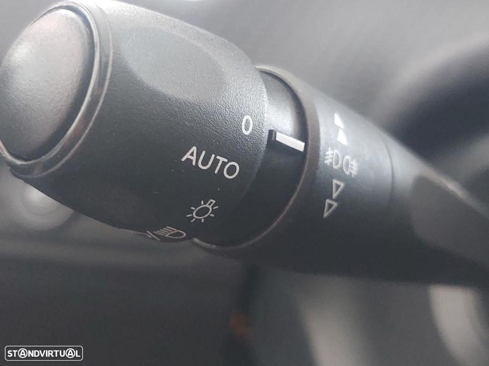 Peugeot 2008 1.2 PureTech Allure - 38