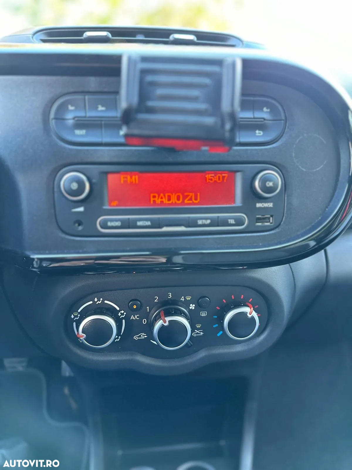Renault Twingo SCe 75 INTENS - 9