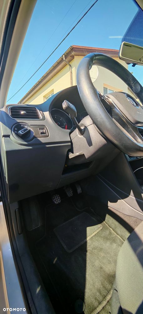 Volkswagen Polo 1.4 TDI (Blue Motion Technology) Comfortline - 27