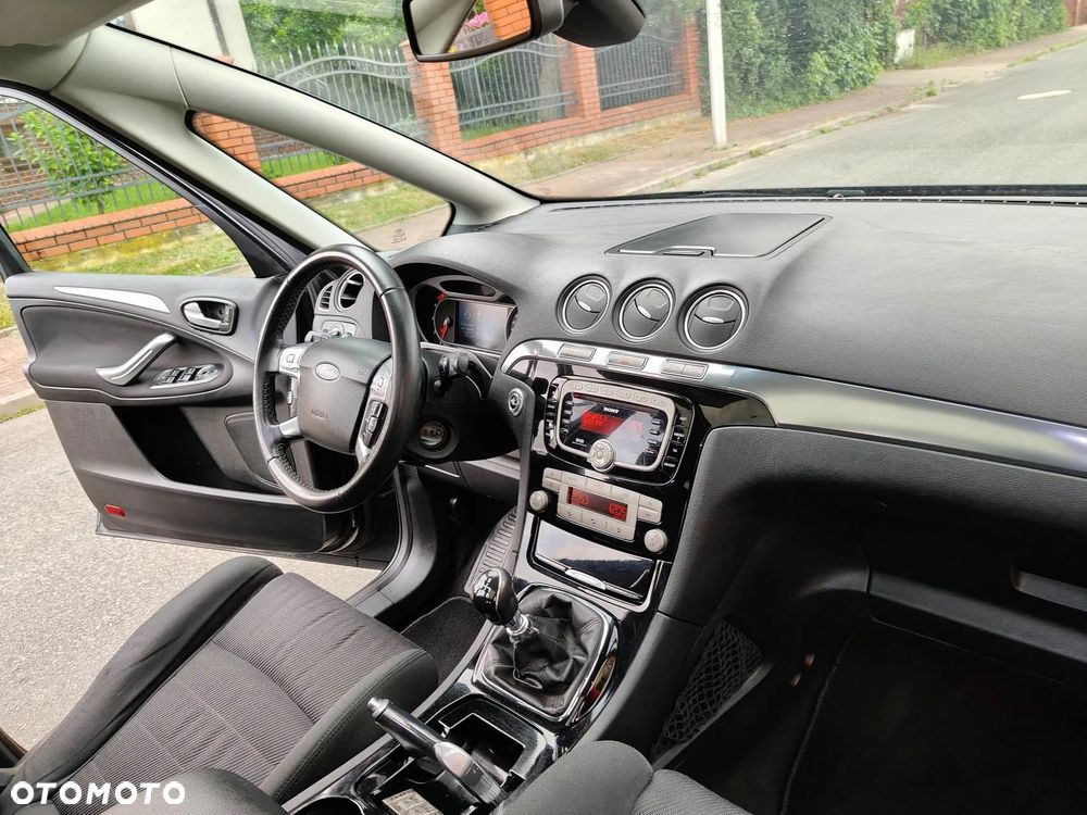 Ford S-Max - 25