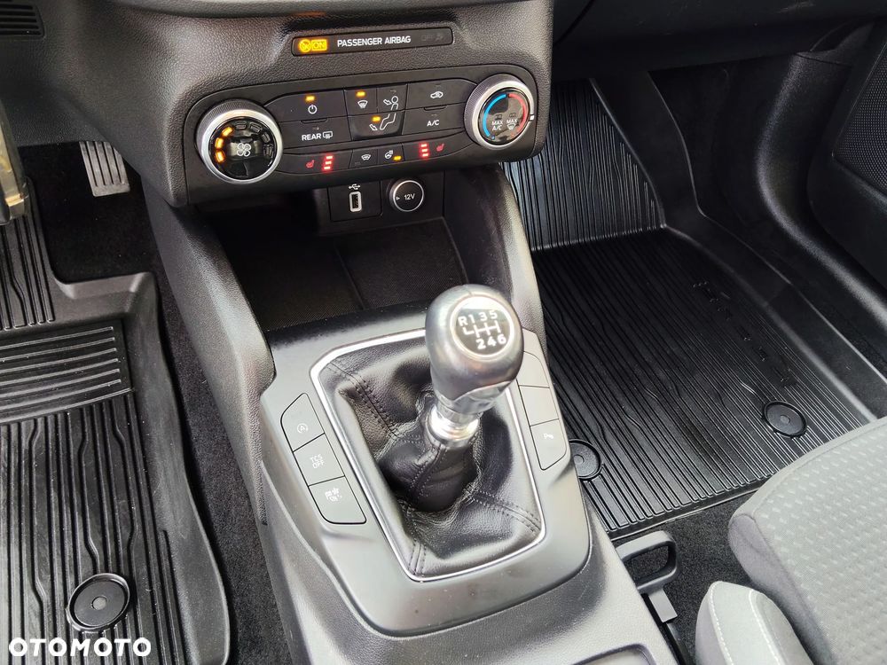 Ford Focus 1.5 EcoBlue STart-Stopp-System TITANIUM - 21