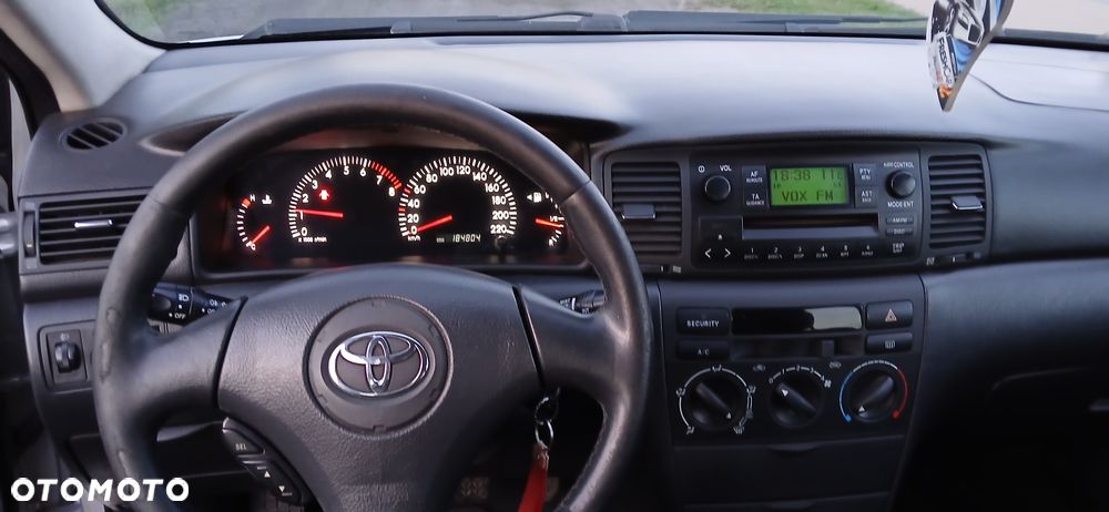 Toyota Corolla 1.6 VVT-i Sol - 10