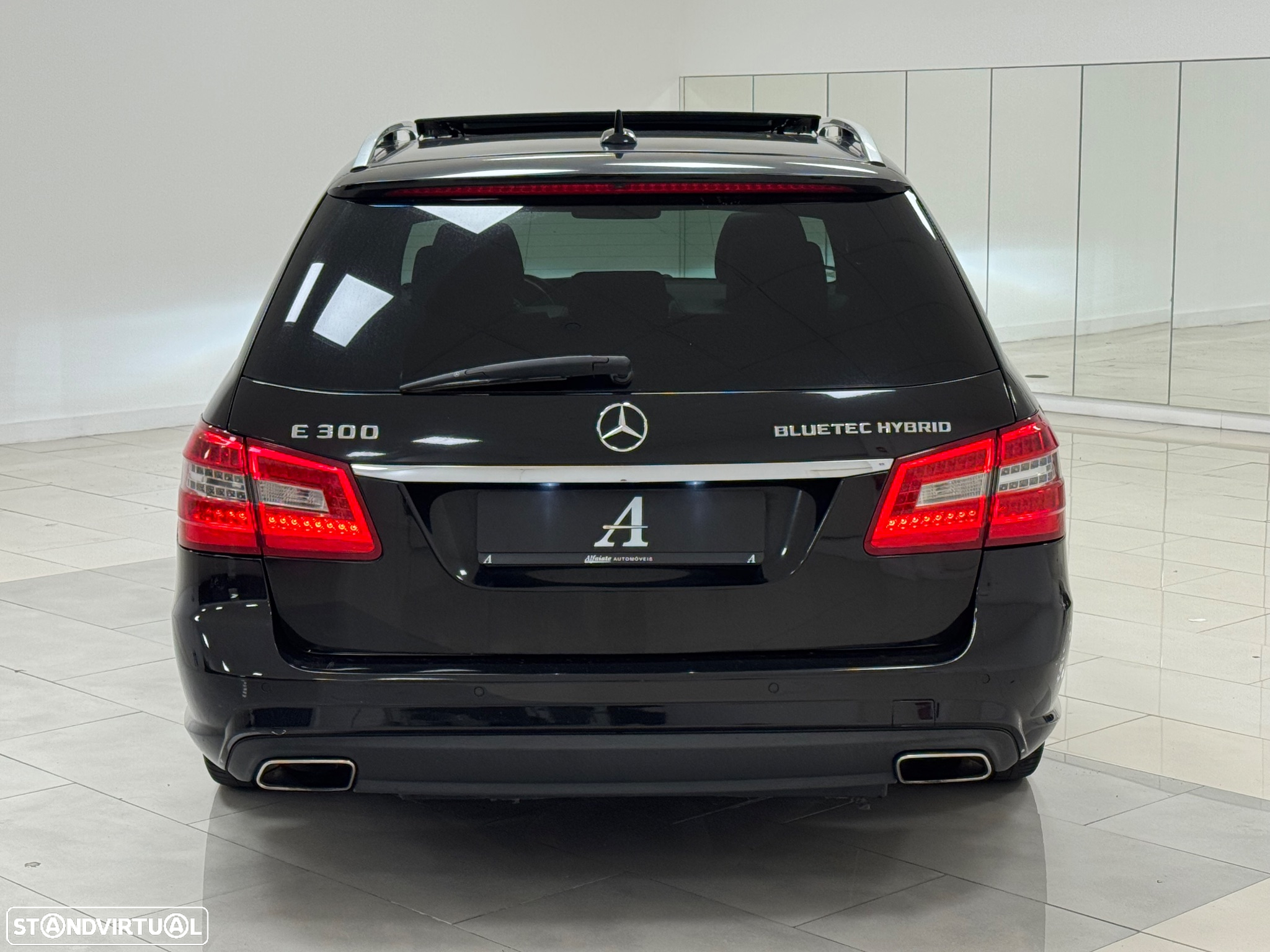 Mercedes-Benz E 300 Bluetec Hybrid Avantgarde - 13
