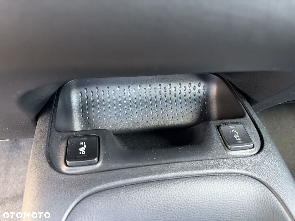 Toyota Corolla 1.8 Hybrid Comfort - 23