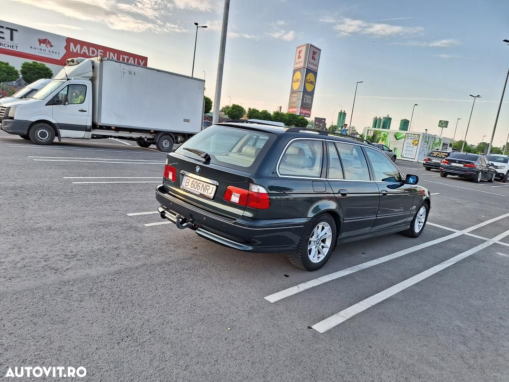BMW Seria 5 525iA touring - 3