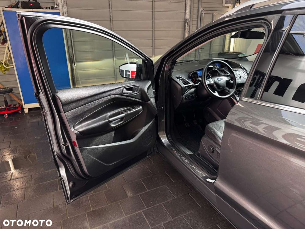 Ford Kuga - 23