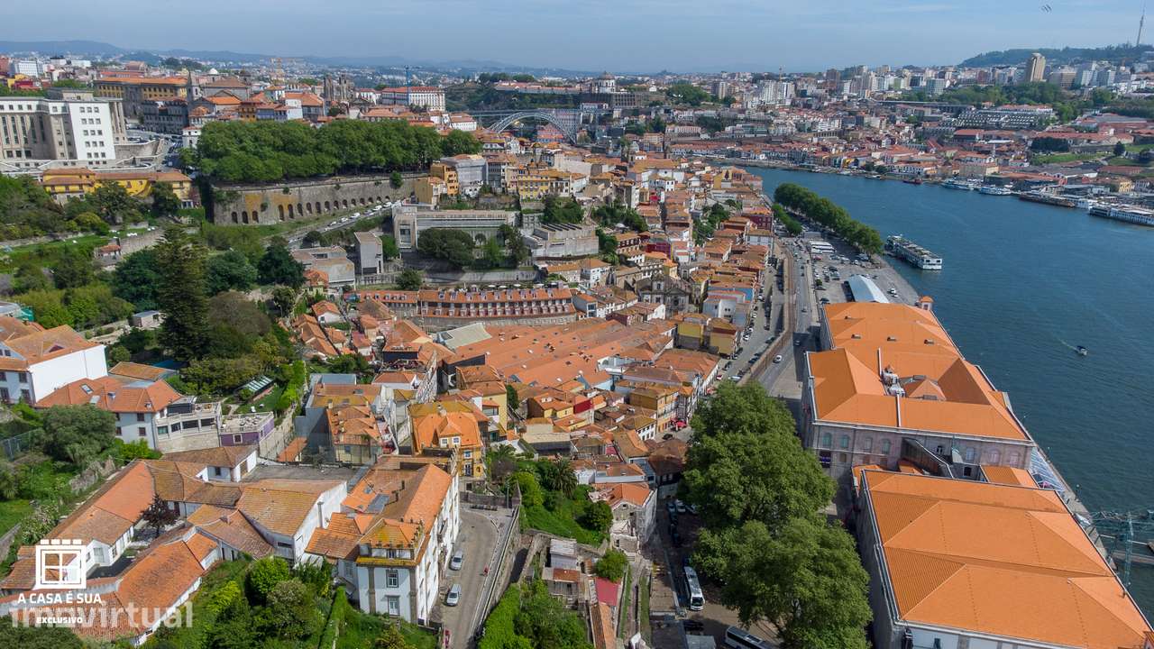Terreno para construção na Alfandega, zona histórica do Porto - Grande imagem: 5/6