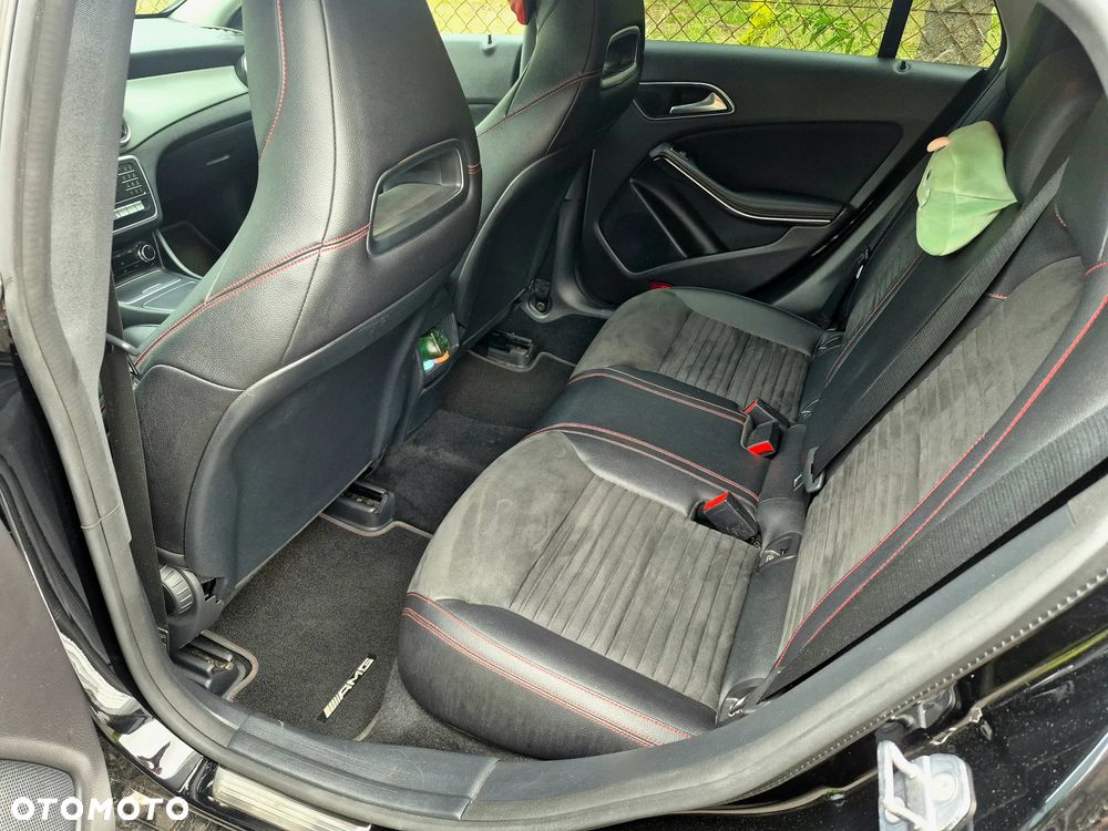 Mercedes-Benz CLA 180 7G-DCT AMG Line - 8