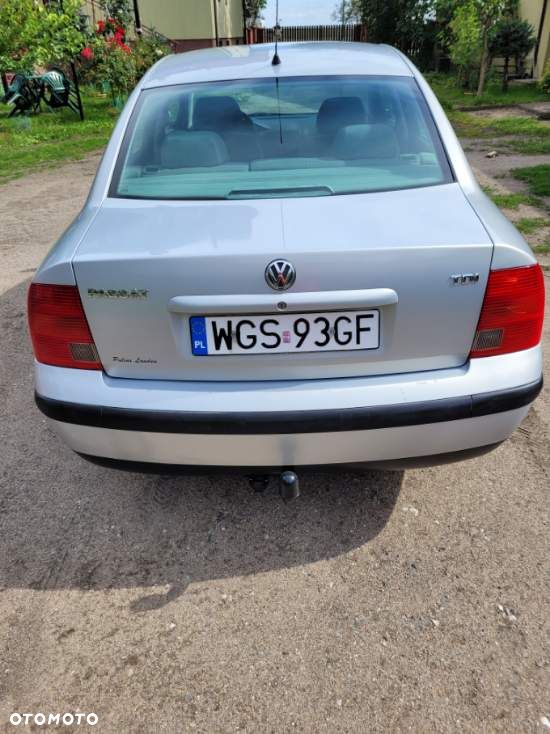 Volkswagen Passat 1.9 TDI Comfortline - 3