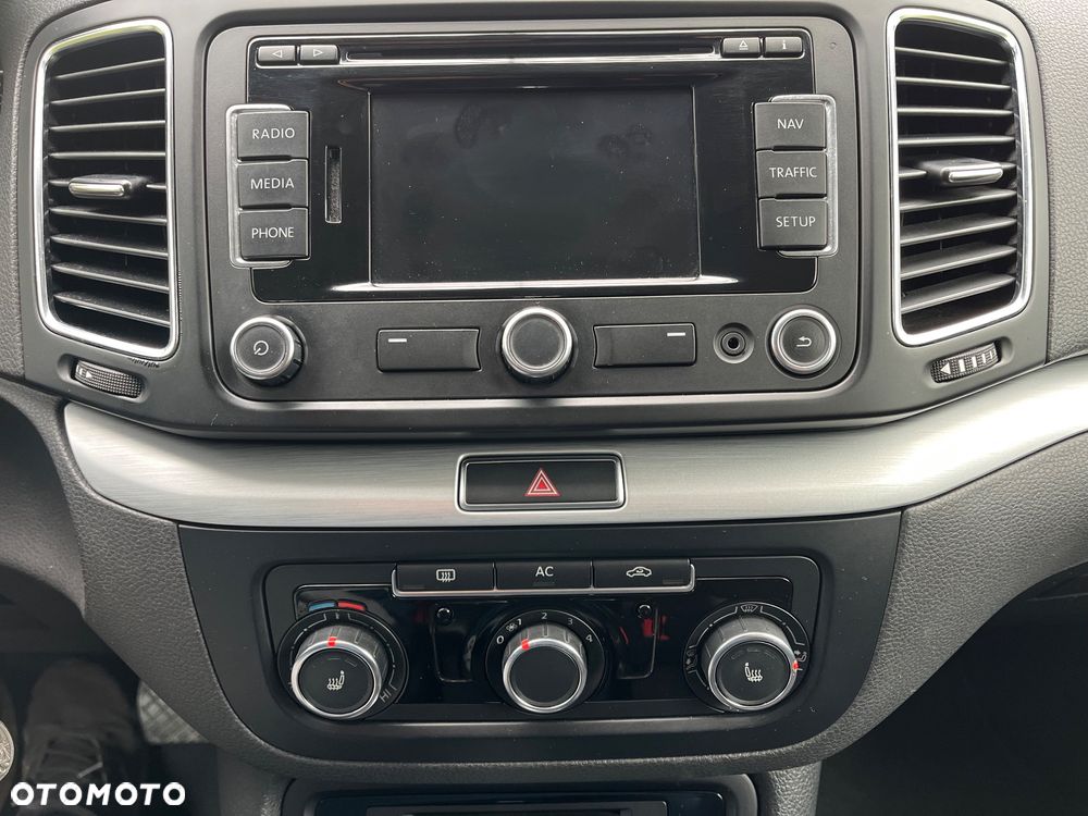 Volkswagen Sharan 2.0 TDI DSG BlueMotion Technology Comfortline - 14