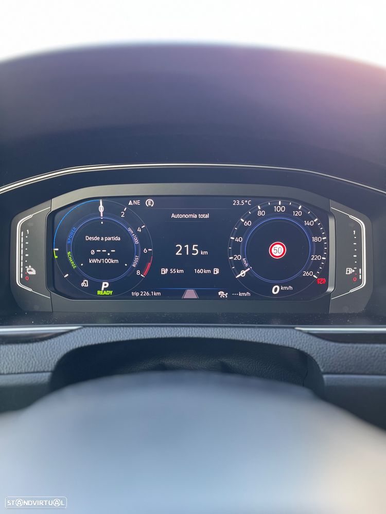 VW Passat Variant - 2