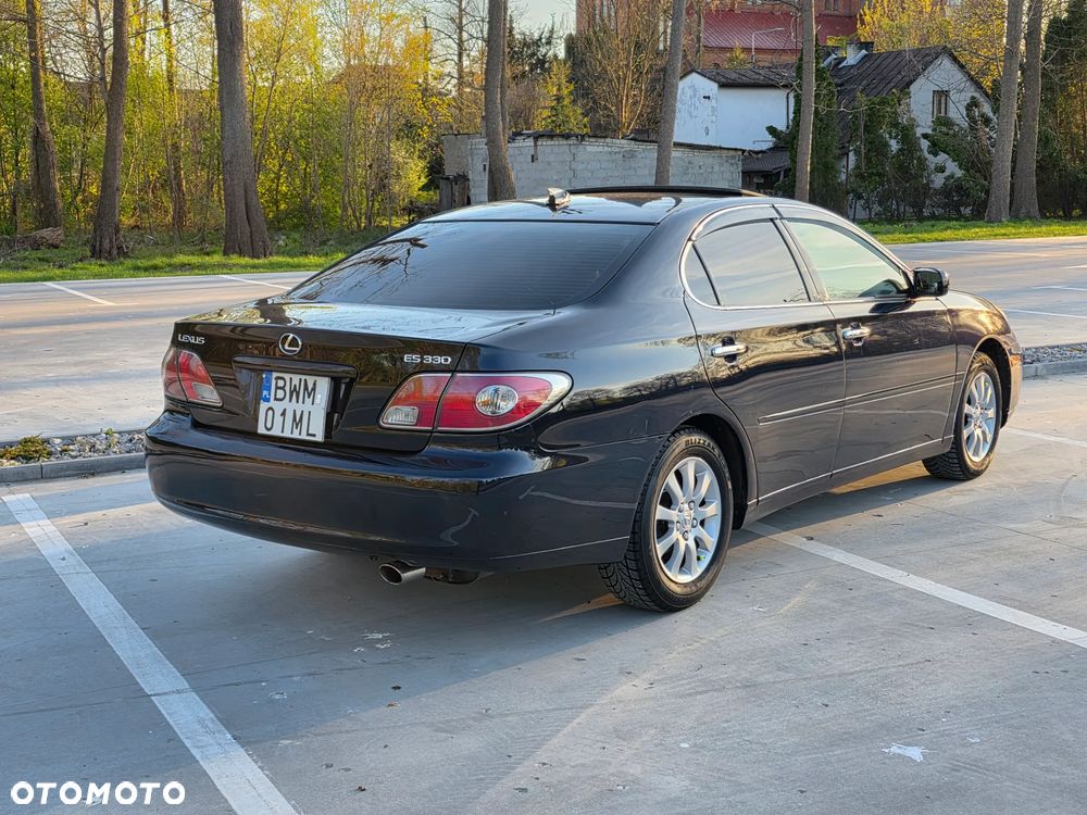 Lexus ES - 3