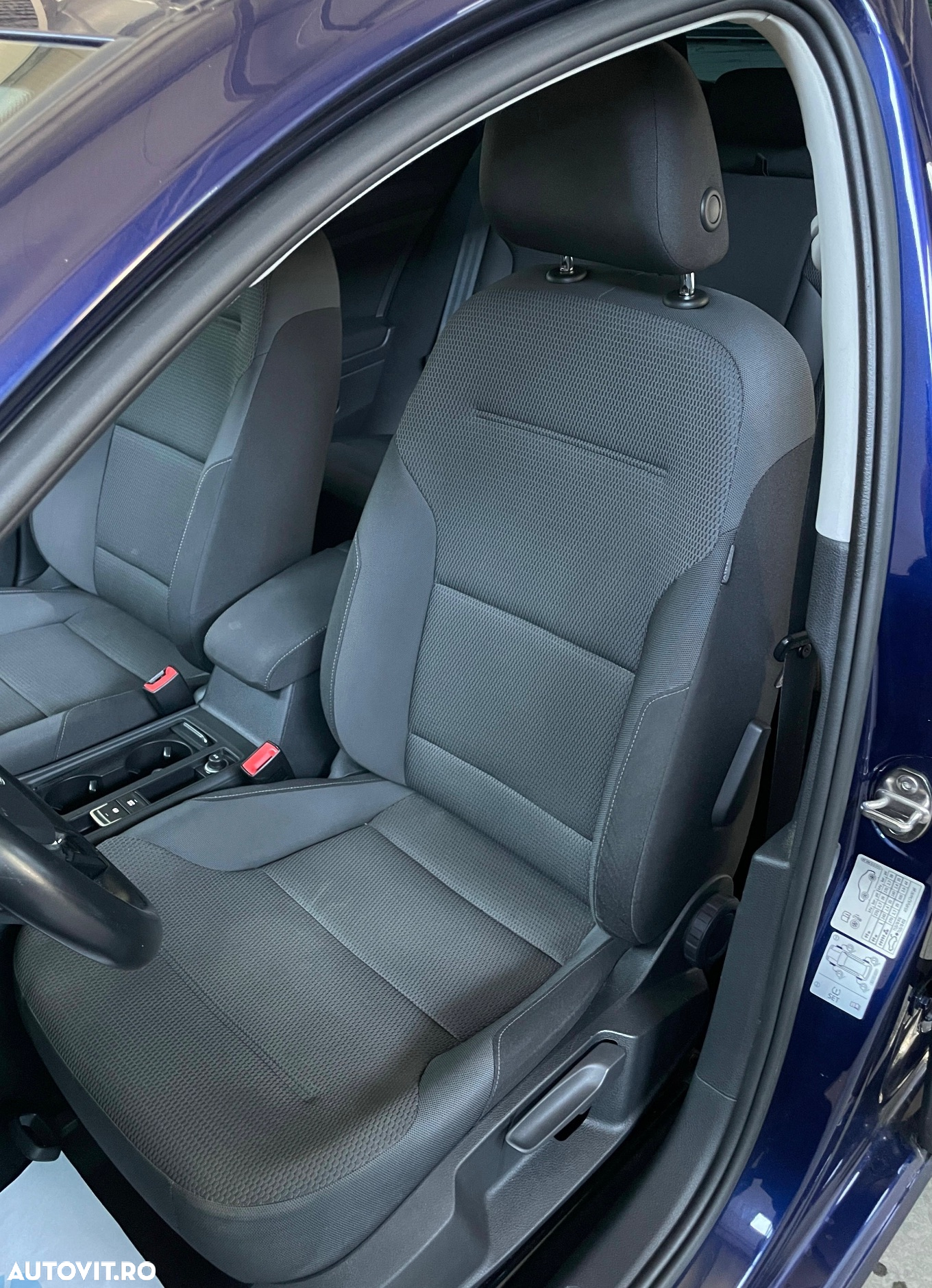 Volkswagen Golf 2.0 BlueTDI DSG Comfortline - 33