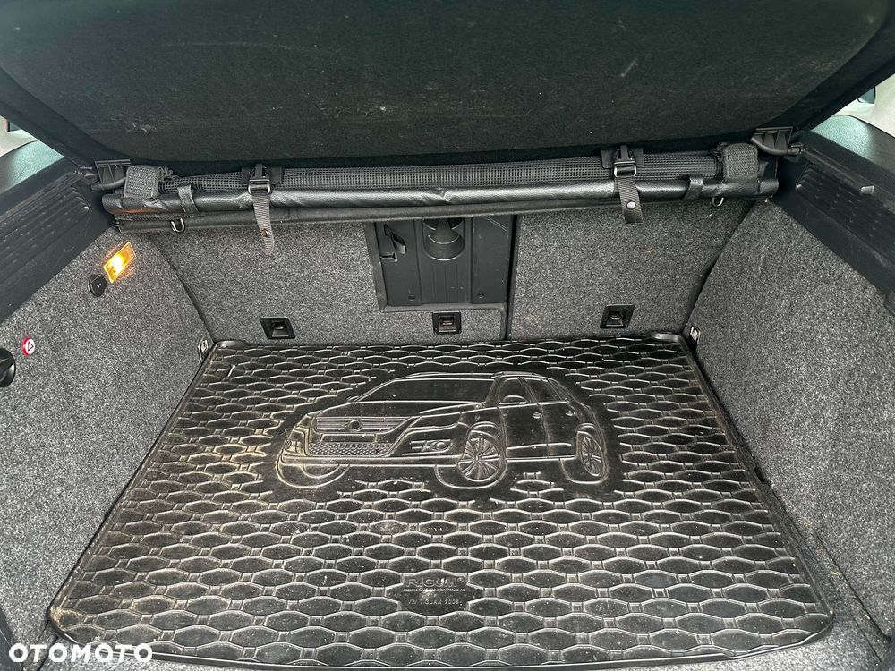 Volkswagen Tiguan - 13