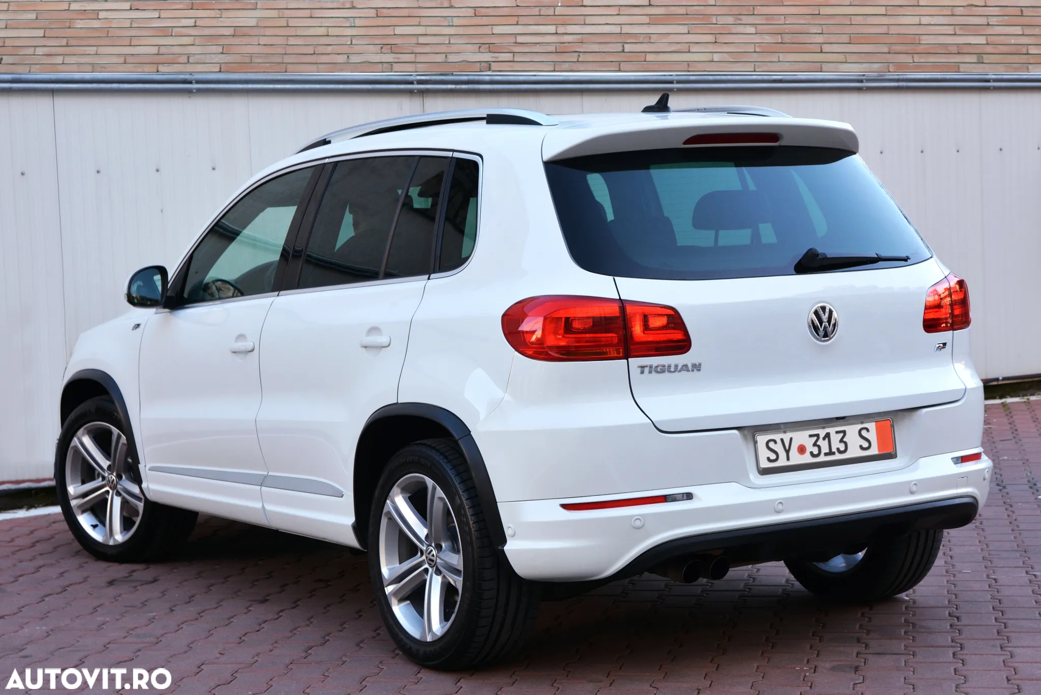 Volkswagen Tiguan 2.0 TDI DPF 4Motion BlueMotion Technology DSG Sport & Style - 5