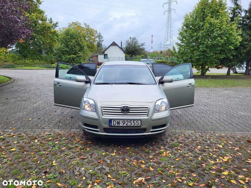 Toyota Avensis 1.6 VVT-i Luna - 4