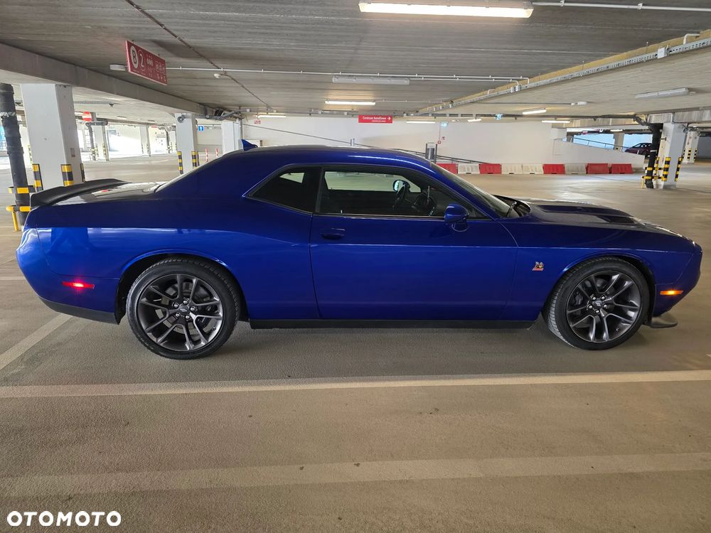 Dodge Challenger - 7