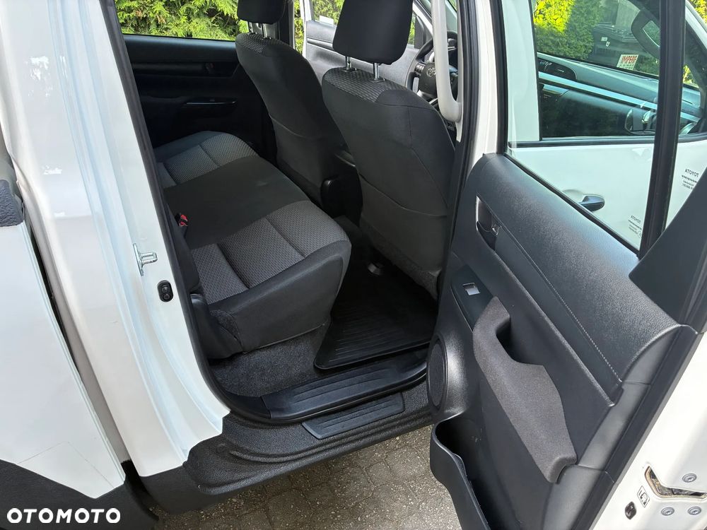 Toyota Hilux 2.4 D-4D Double Cab DLX 4x4 - 23