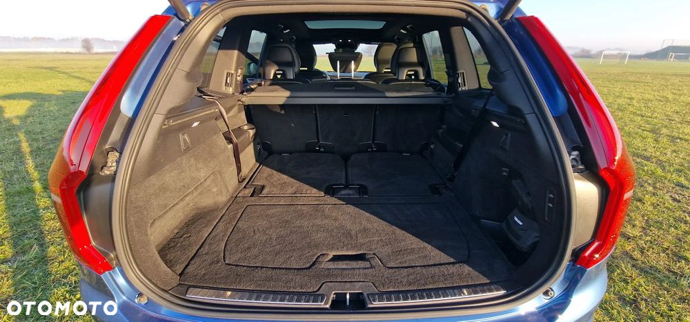 Volvo XC 90 T8 AWD Plug-In Hybrid R-Design 7os - 17