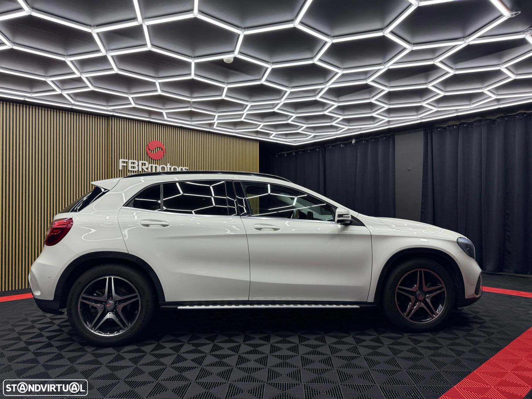 Mercedes-Benz GLA 200 (CDI) d 7G-DCT Urban - 12