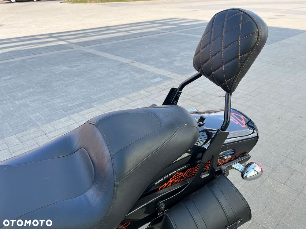 Harley-Davidson Dyna Fat Bob - 11