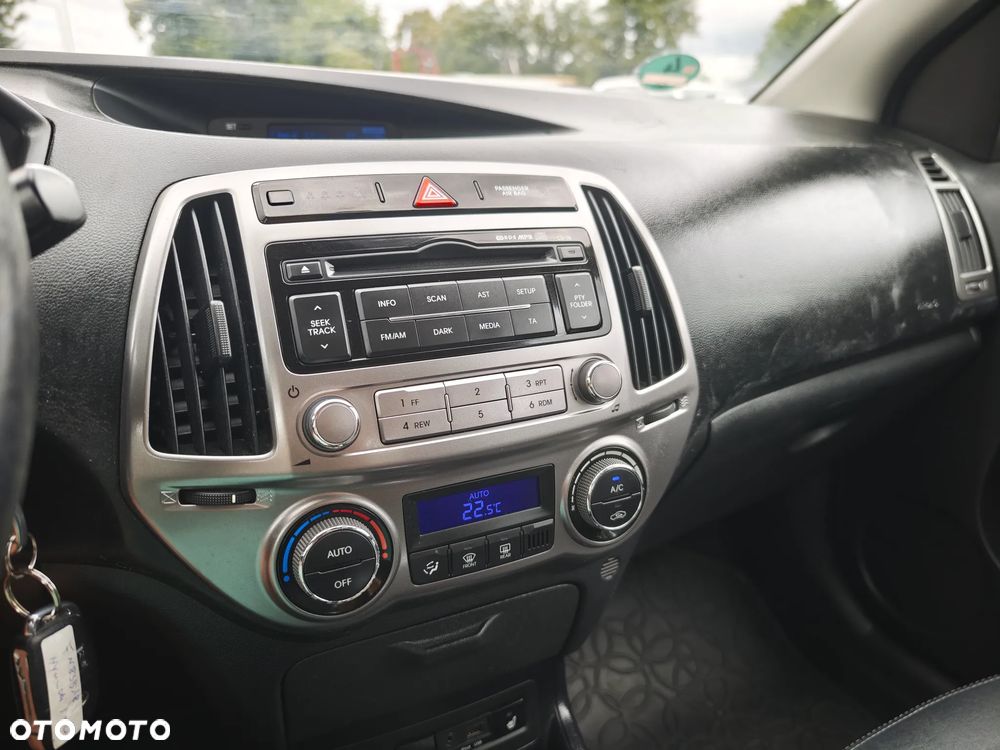 Hyundai i20 1.25 Wersja Jubileuszowa - 32