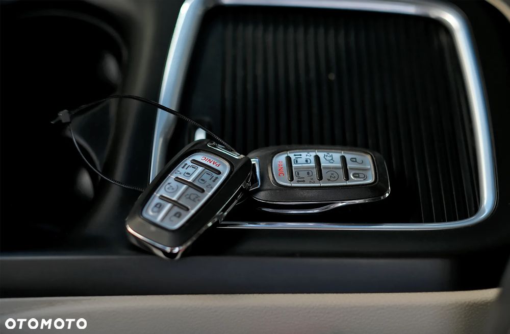 Chrysler Pacifica - 27