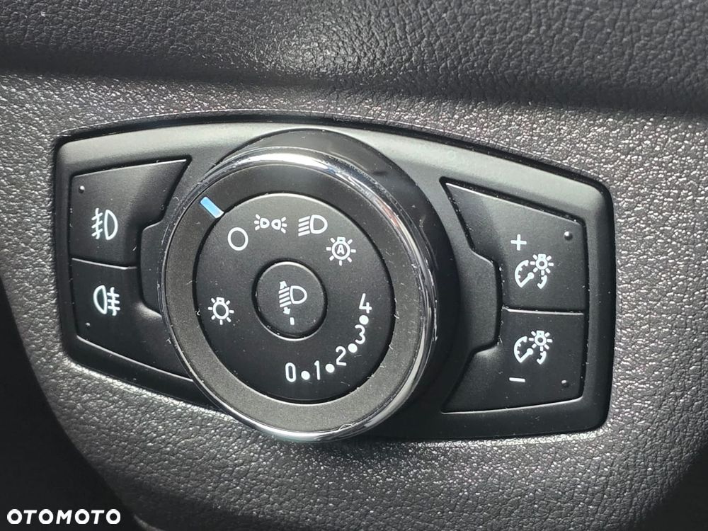 Ford Tourneo Courier 1.0 EcoBoost Titanium - 29