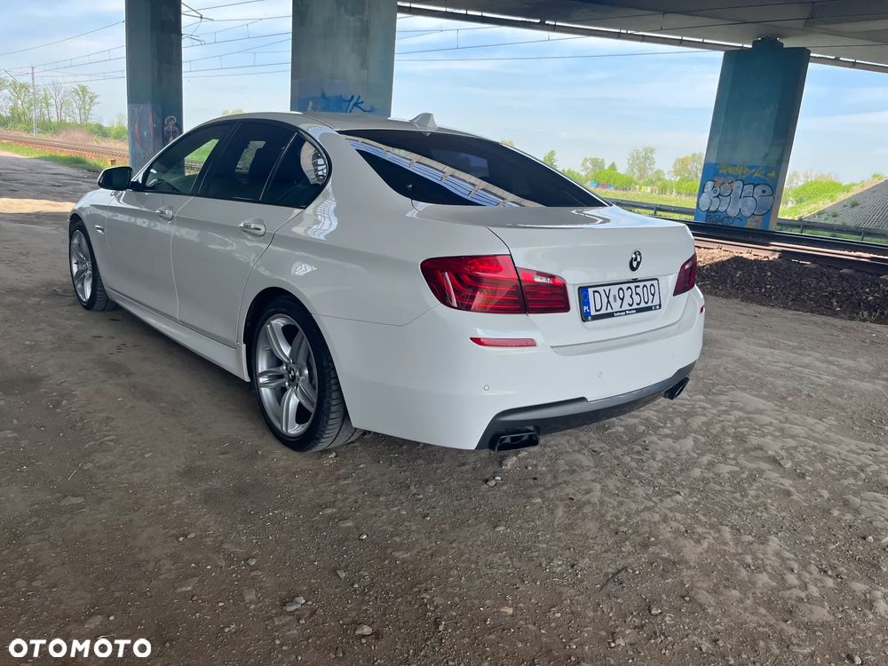 BMW Seria 5 550i xDrive Luxury Line - 14