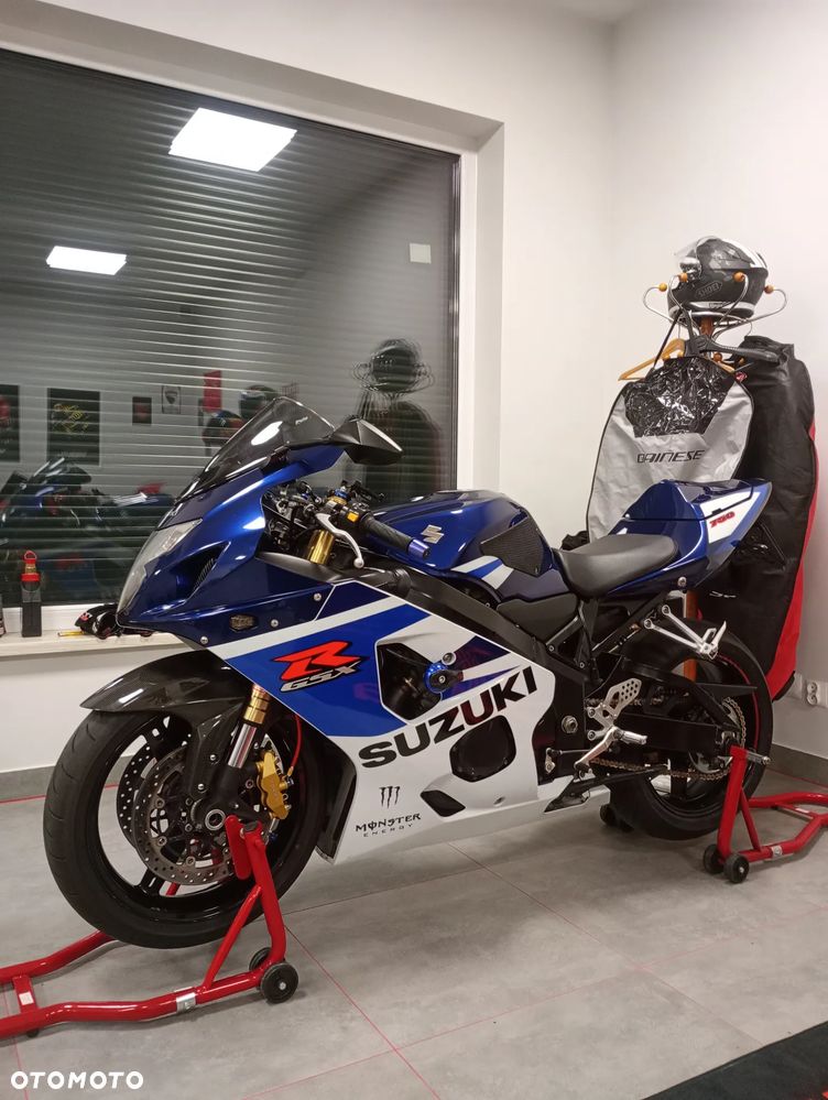 Suzuki GSX-R - 1