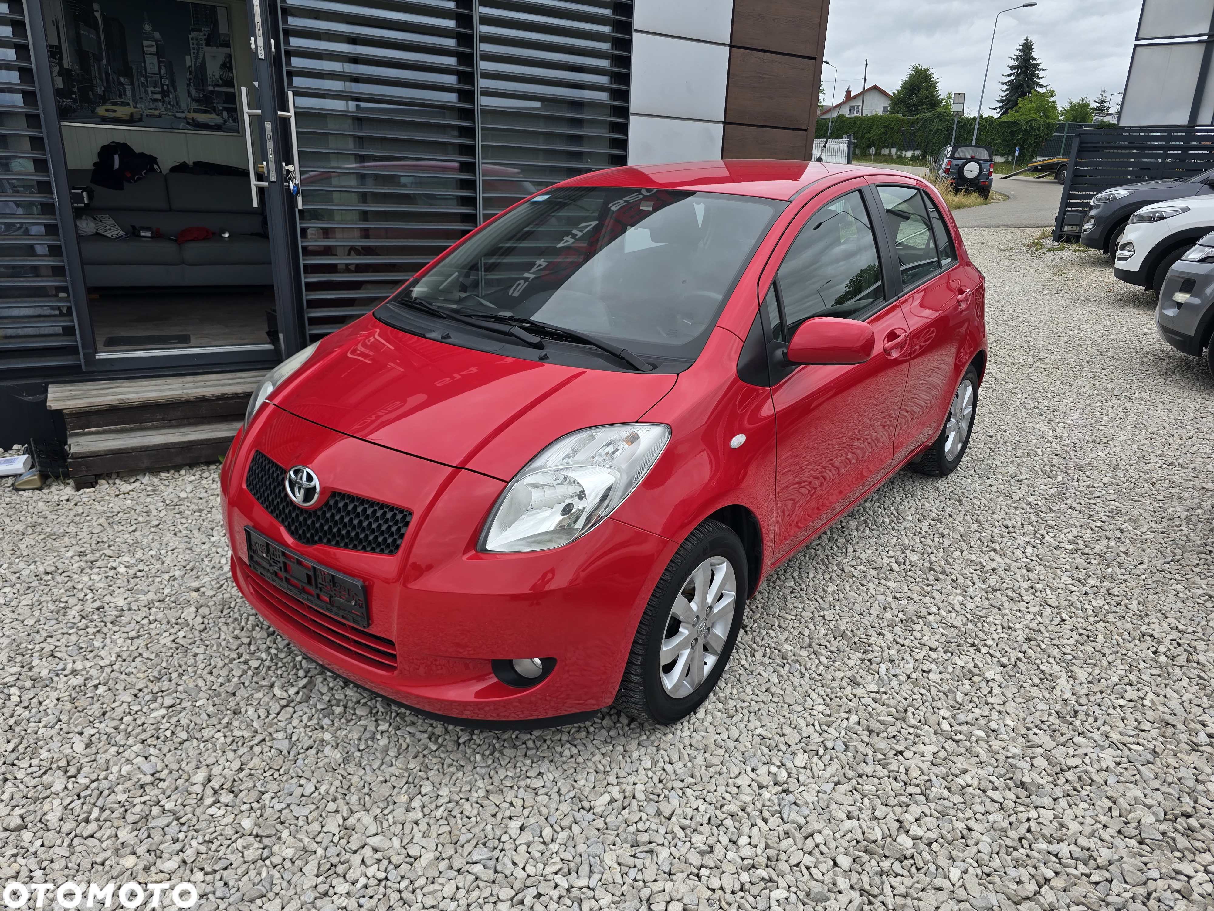 Toyota Yaris 1.3 VVT-i Multi Mode Sol - 2