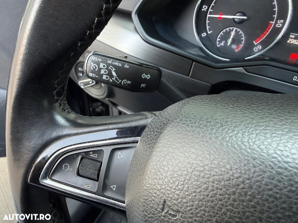 Skoda Superb 2.0 TDI DSG Premium Edition - 26